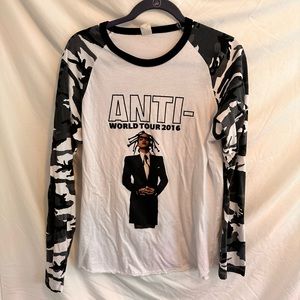 Rihanna Anti World Tour Camo Shirt With Concert Tour Dates. Size Medium.